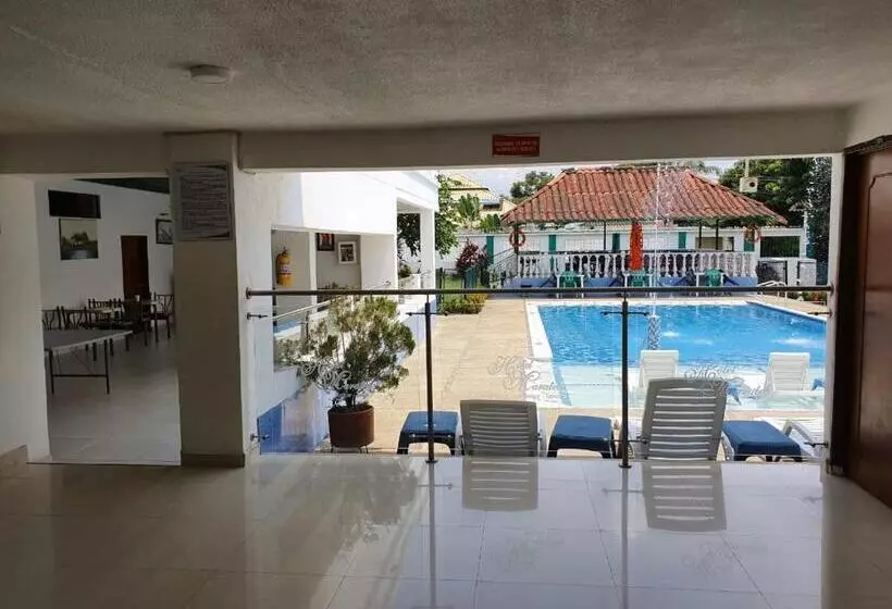 ホテル Maratea Melgar