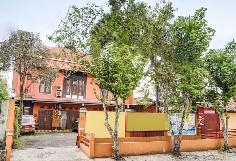 هتل Oyo 90415 Havana Orange Guest House