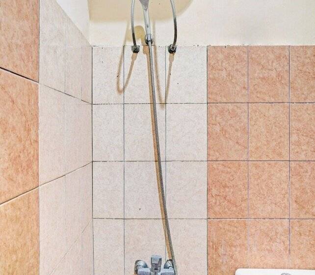 هتل Oyo 90415 Havana Orange Guest House