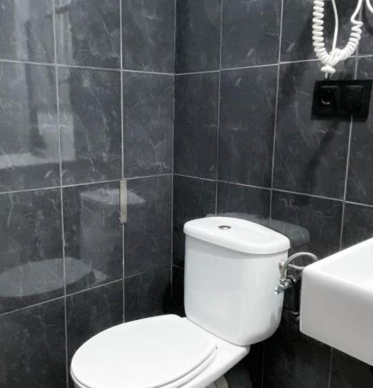 پانسیون Hostal Andrea