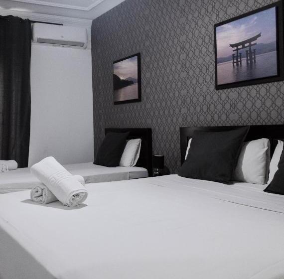 پانسیون Hostal Andrea