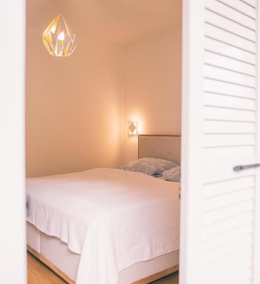 بنسيون Nefer, Haus