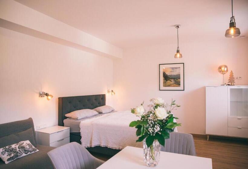 بنسيون Nefer, Haus