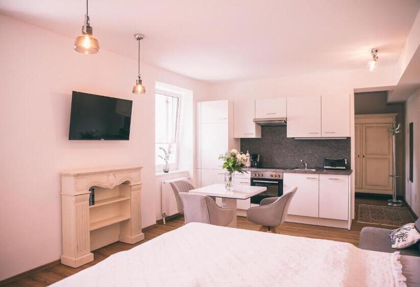 بنسيون Nefer, Haus