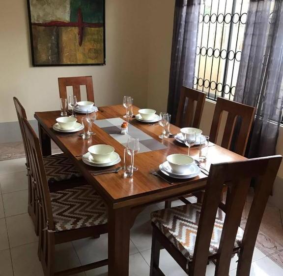 پانسیون Vescon - Maki Home Bamburi