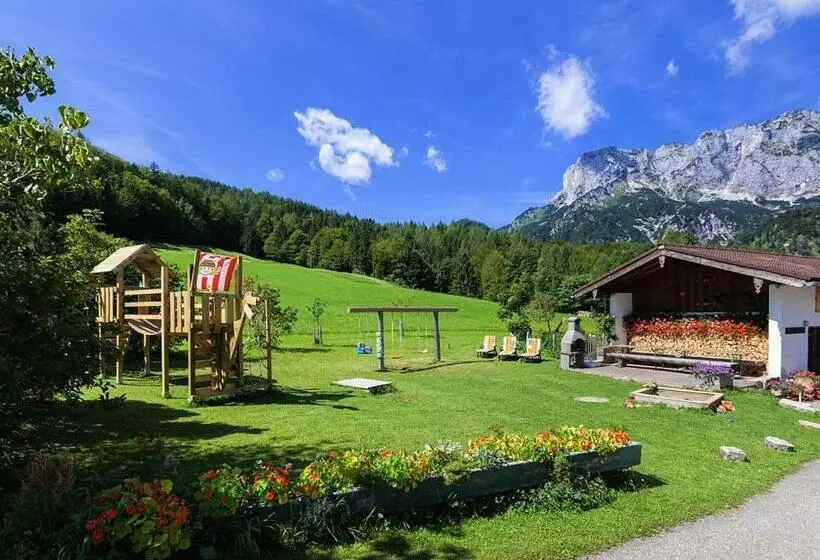 Hotelli Berghof Lippenlehen