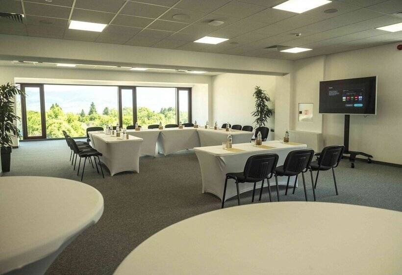 The Five Elements Hotel And Spa