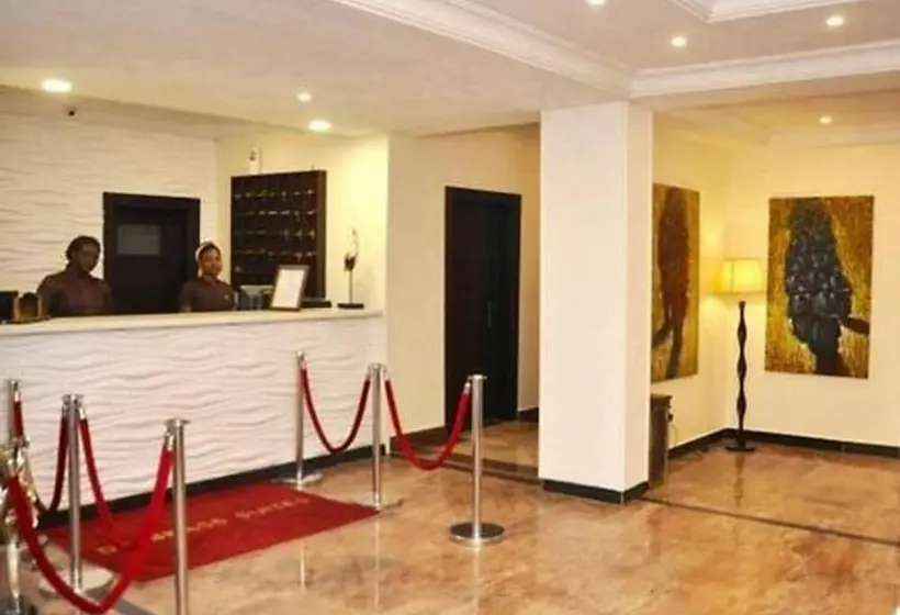 پانسیون Room In Lodge   De Brass Suites