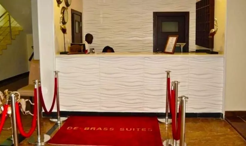 پانسیون Room In Lodge   De Brass Suites