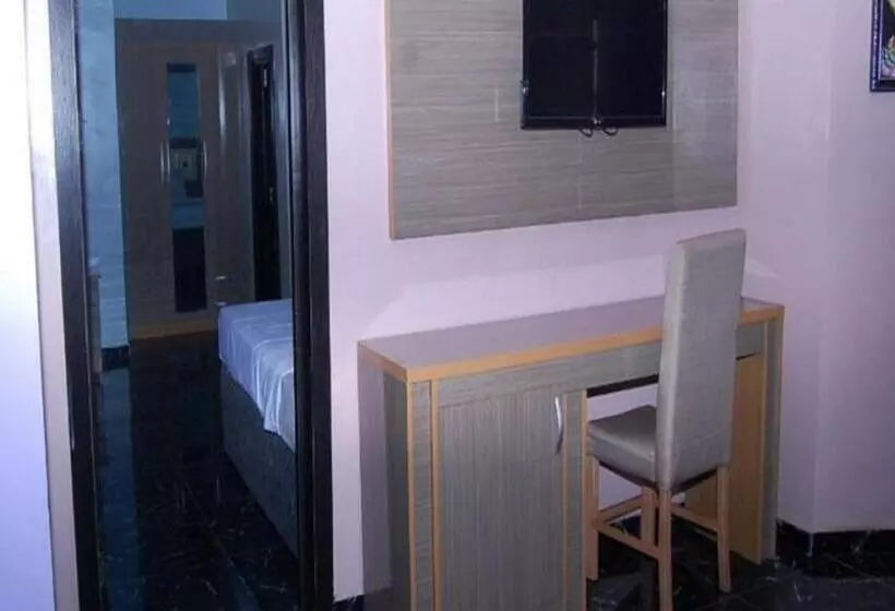 پانسیون Room In Lodge   Royal Park Hotel Suite Asaba