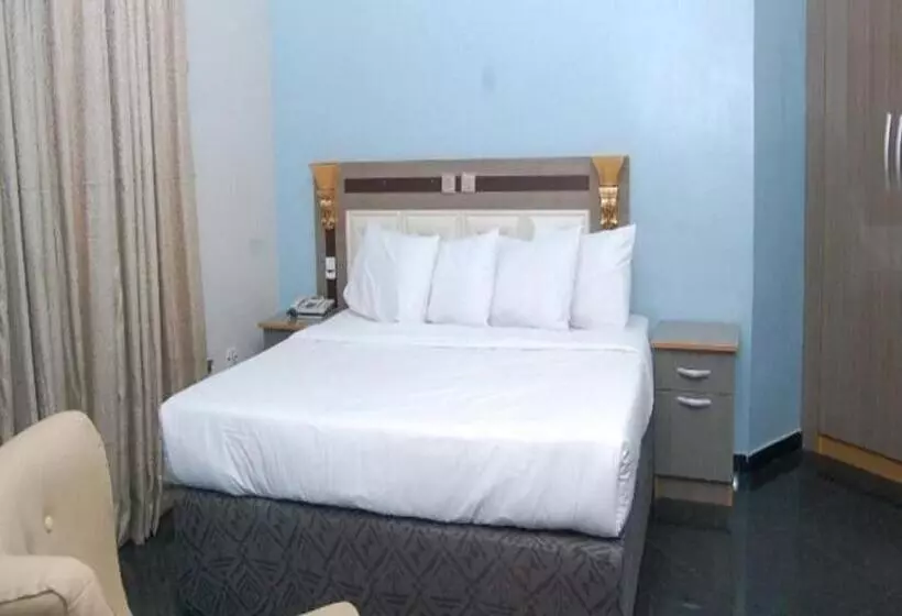 پانسیون Room In Lodge   Royal Park Hotel Suite Asaba