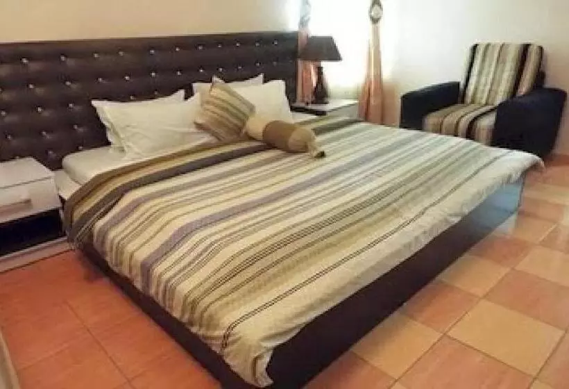 ペンション Room In Lodge   Royal View Hotel And Suites