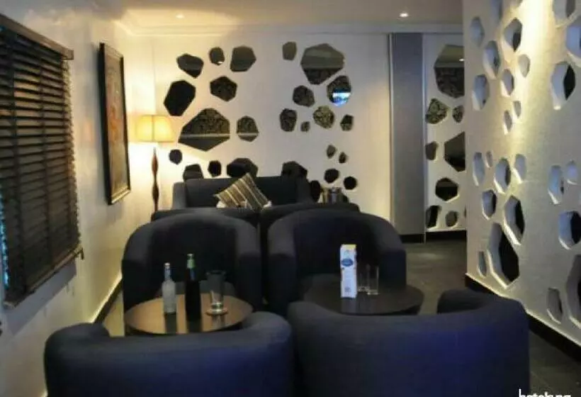 پانسیون Room In Lodge   De Brass Suites