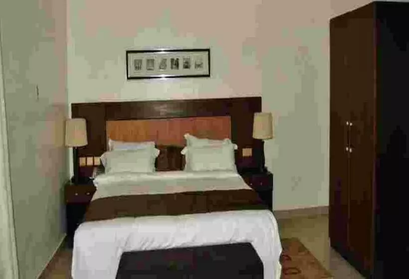 پانسیون Room In Lodge   De Brass Suites