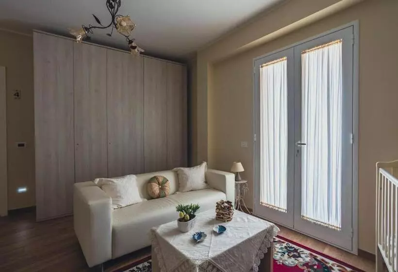 Aamiaismajoitus (B&B) Oasi Perla Del Mare Rooms