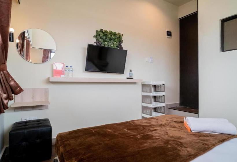 בית מלון כפרי Koolkost Syariah Near Jalan Pajajaran Bogor