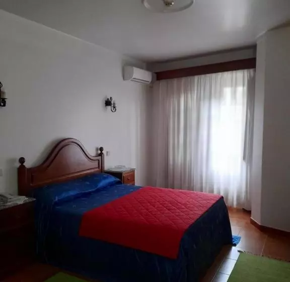 Majatalo Residencial Das Trinas 2