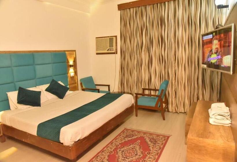 Hotel Atul Regency Katra