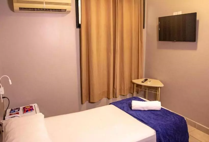 Hotelli Montana Aeroporto