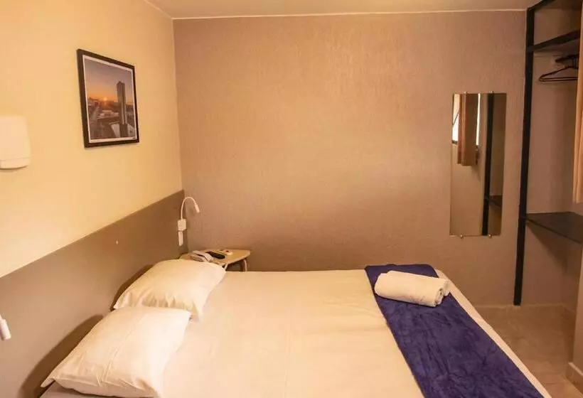 Hotelli Montana Aeroporto