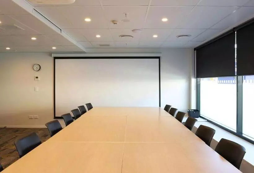 هتل Ramada By Wyndham Wellington Taranaki Street