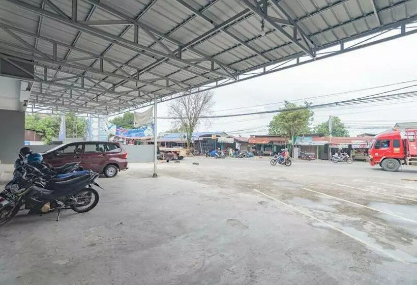 Hotelli Reddoorz At Vall Guest House Balikpapan