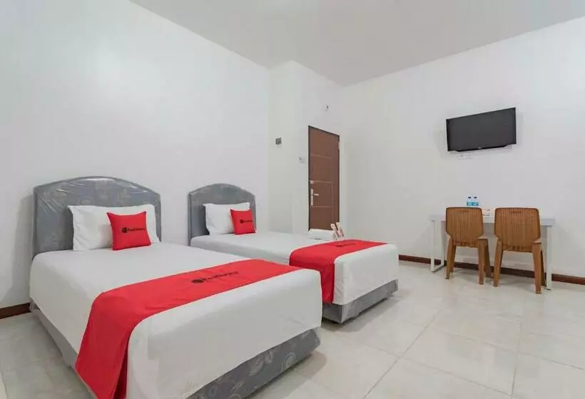Hotelli Reddoorz At Vall Guest House Balikpapan
