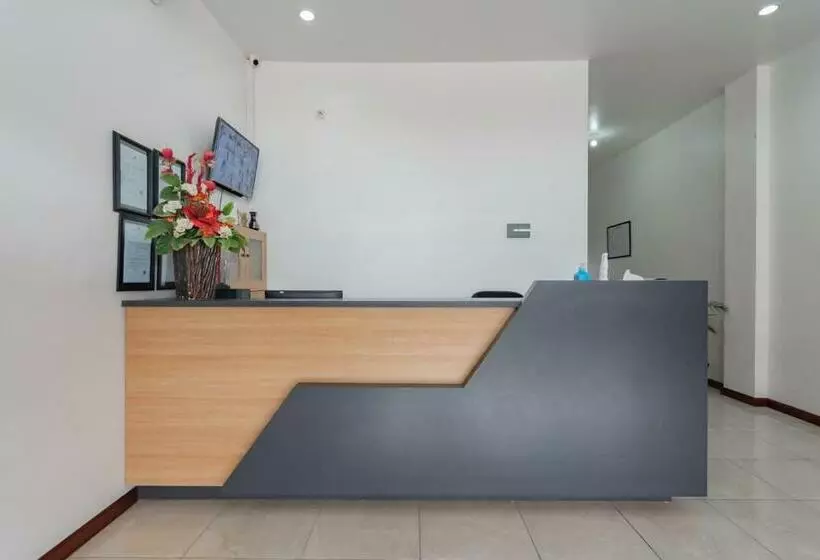 Hotelli Reddoorz At Vall Guest House Balikpapan