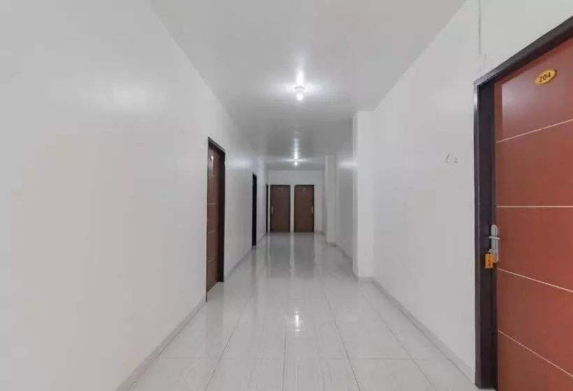 Hotelli Reddoorz At Vall Guest House Balikpapan