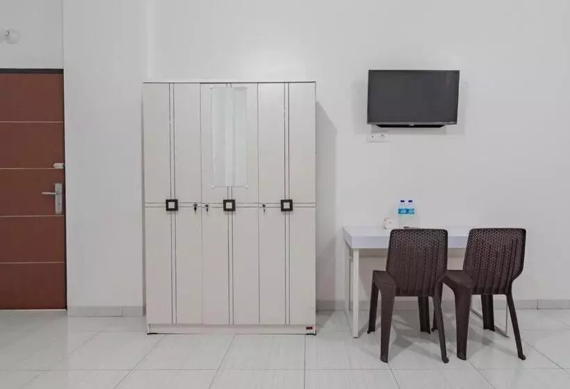 Hotelli Reddoorz At Vall Guest House Balikpapan