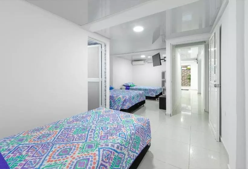 پانسیون La Isla Inn