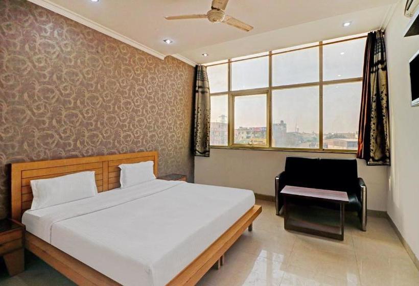 Pensão Oyo 79960 Aman Homes