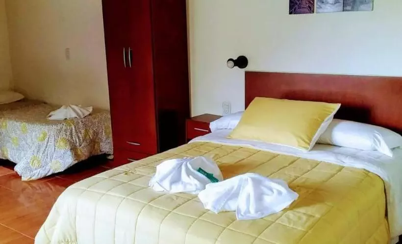 Retkeilymaja Posada Inguz