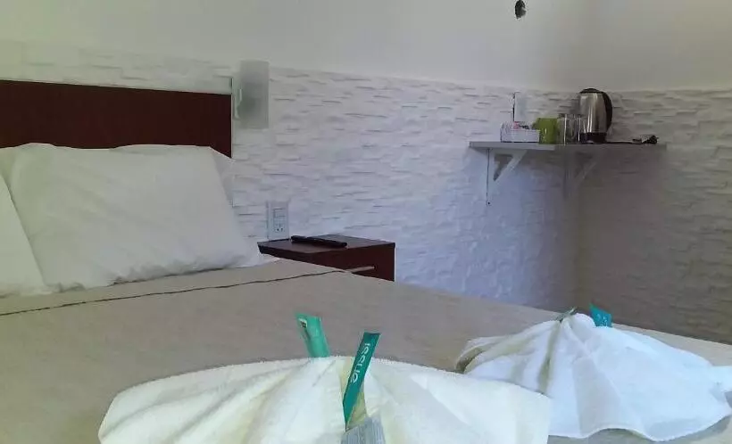 Retkeilymaja Posada Inguz