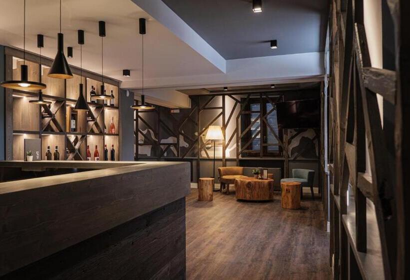 فندق Milano & Apartments