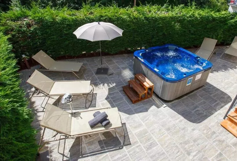 ホテル Milano & Apartments