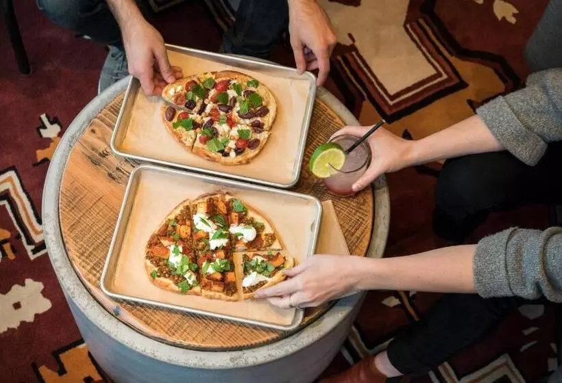 ホテル Moxy Rapperswil