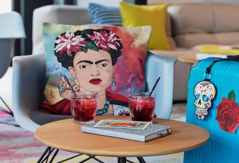 ホテル Moxy Rapperswil