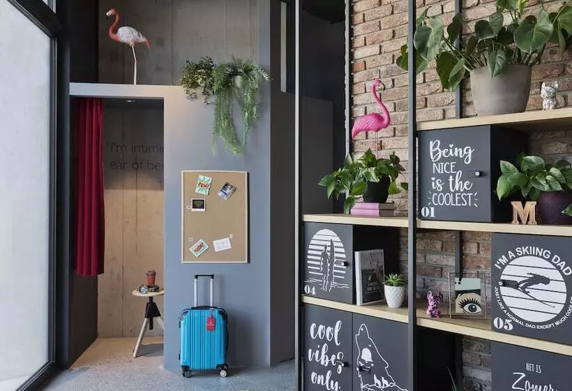 ホテル Moxy Rapperswil