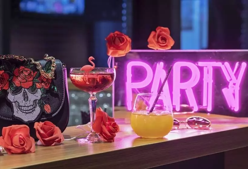 ホテル Moxy Rapperswil