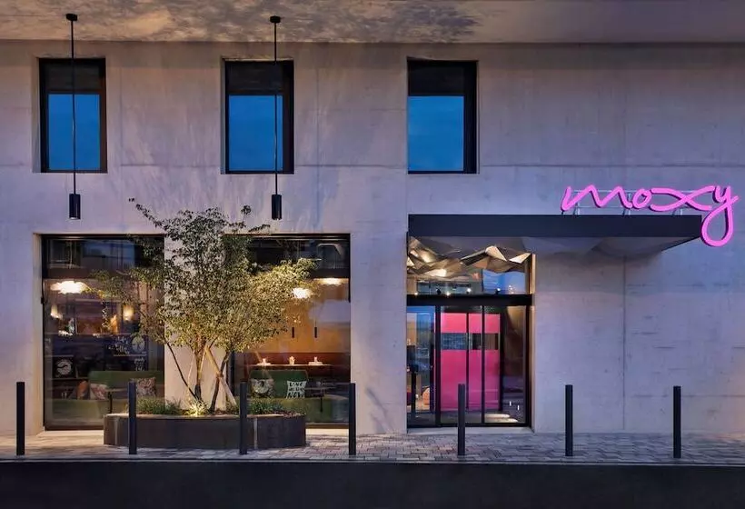 ホテル Moxy Rapperswil