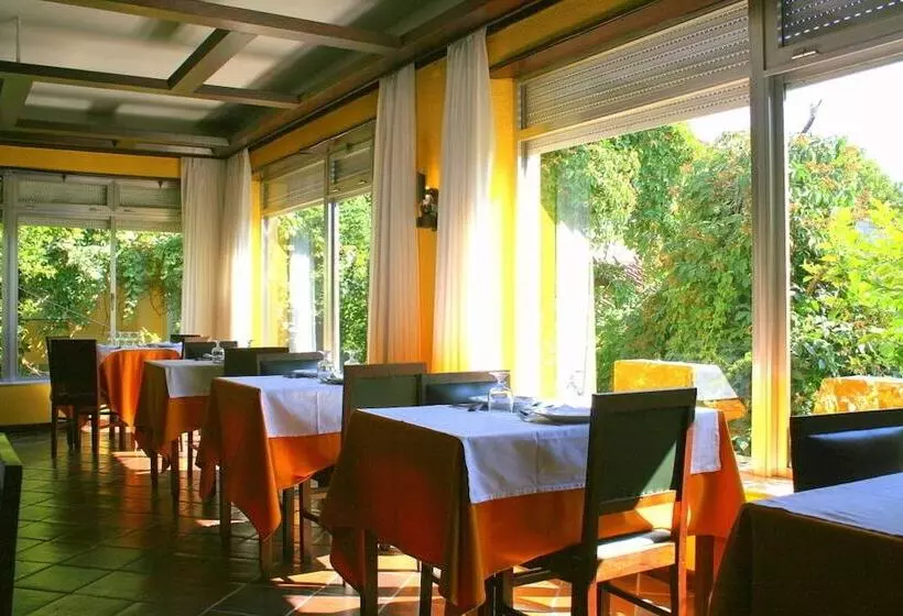 Отель Corredoura Garden