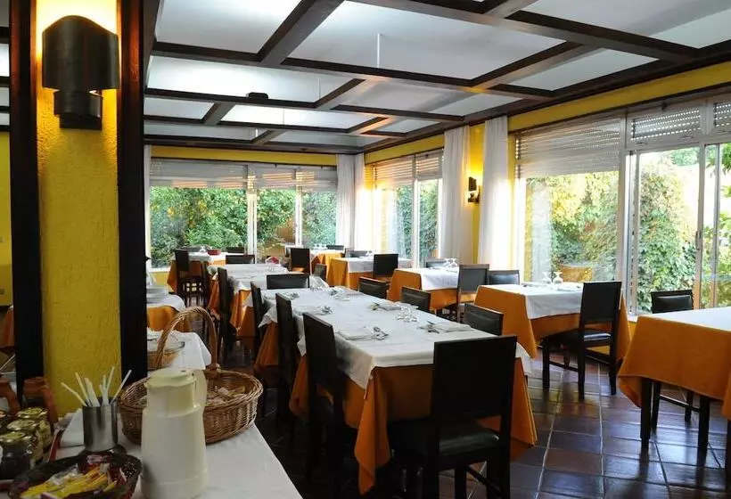 Отель Corredoura Garden