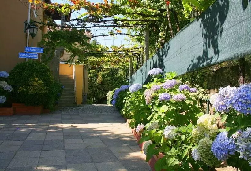 Отель Corredoura Garden