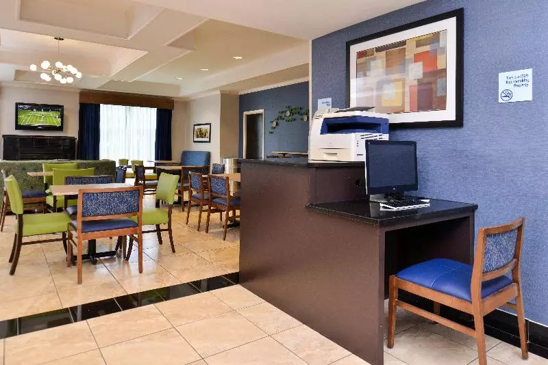 Holiday Inn Express Hotel & Suites San Antonio By Ihg