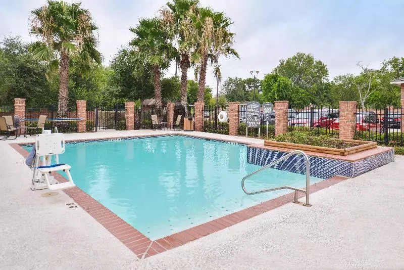 Holiday Inn Express Hotel & Suites San Antonio By Ihg