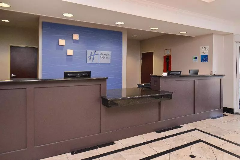 Holiday Inn Express Hotel & Suites San Antonio By Ihg