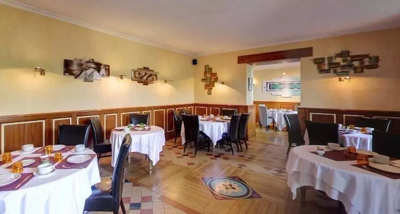 هتل La Roseraie Hôtel Restaurant