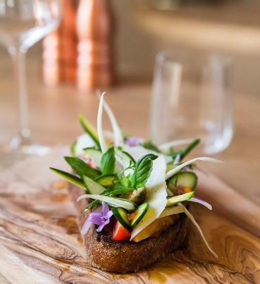 Отель Les Petites Maisons Hameau Des Baux