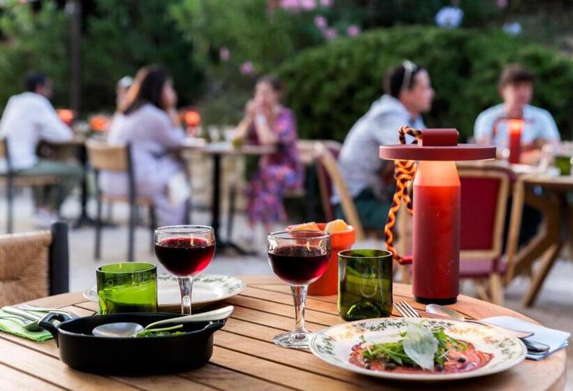 Отель Les Petites Maisons Hameau Des Baux